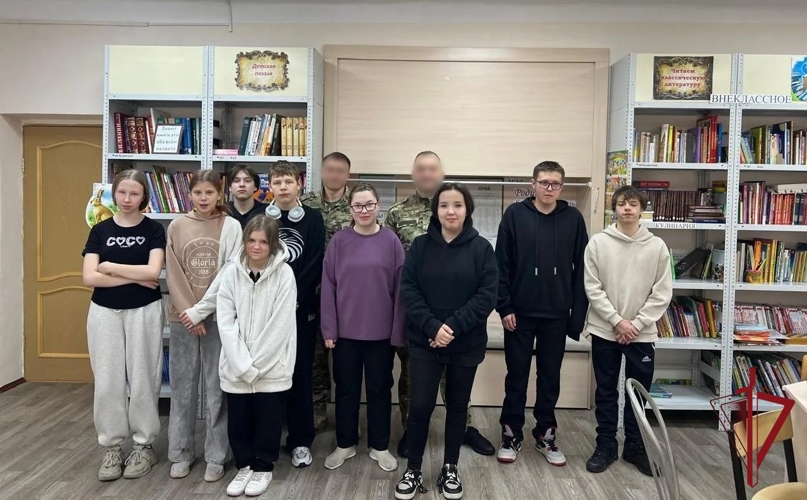 Камчатские росгвардейцы провели урок мужества в школе-интернате