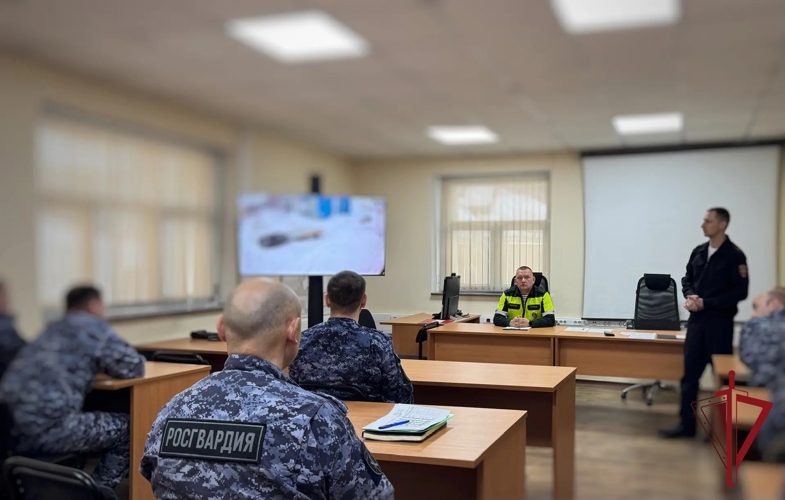 На Камчатке сотрудники Росгвардии обсудили вопросы безопасности дорожного движения