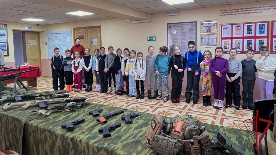 Камчатские школьники узнали о службе в Росгвардии
