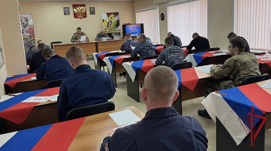 Росгвардейцы на Камчатке приняли участие в «Диктанте Победы»