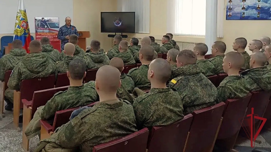 Камчатские росгвардейцы провели профориентационные встречи с военнослужащими срочной службы