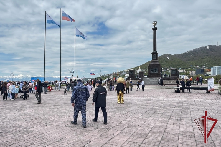 Камчатские росгвардейцы в День России обеспечили безопасность праздничных мероприятий