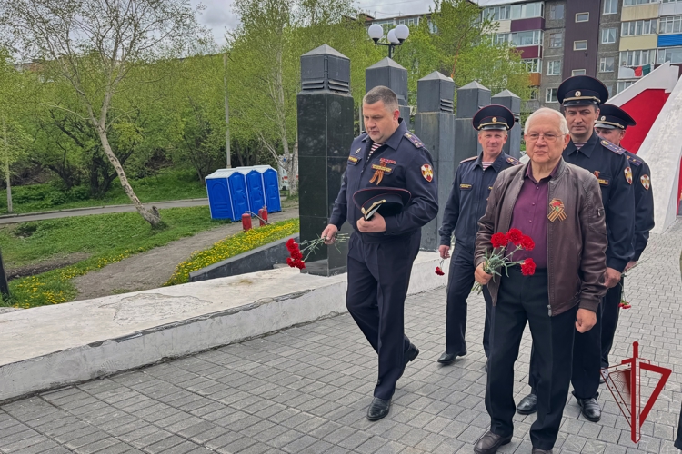 На Камчатке росгвардейцы почтили память героев Великой Отечественной войны