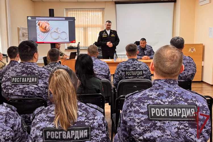 В Управлении Росгвардии по Камчатскому краю состоялась встреча с военным прокурором