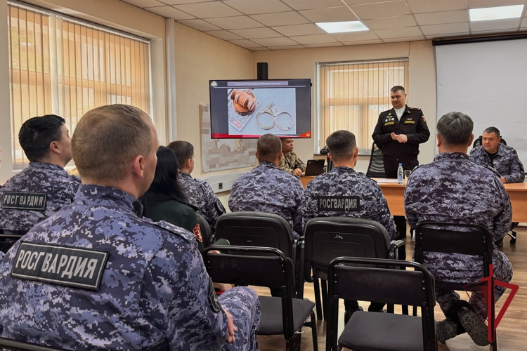 В Управлении Росгвардии по Камчатскому краю состоялась встреча с военным прокурором