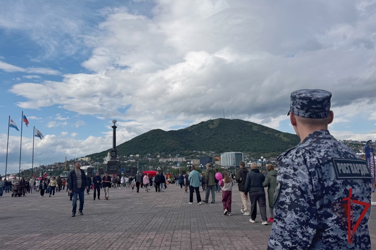 Росгвардия обеспечила безопасность на праздновании Дня города в Петропавловске-Камчатском