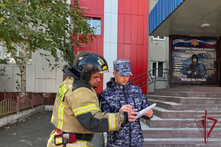 На Камчатке прошли совместные учения Росгвардии и МЧС по ликвидации пожара