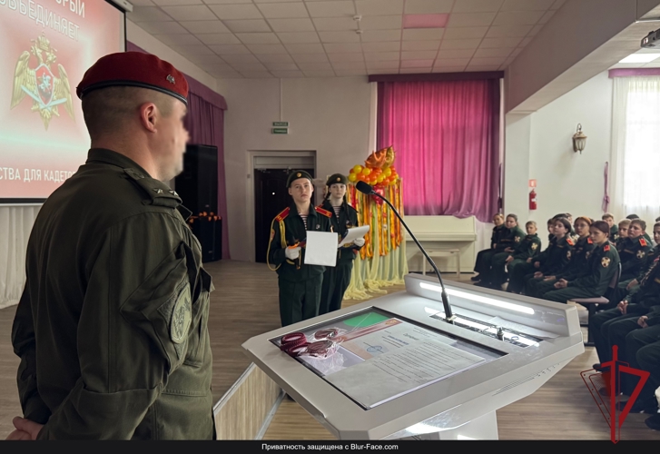 Офицер спецназа Росгвардии встретился с камчатскими школьниками